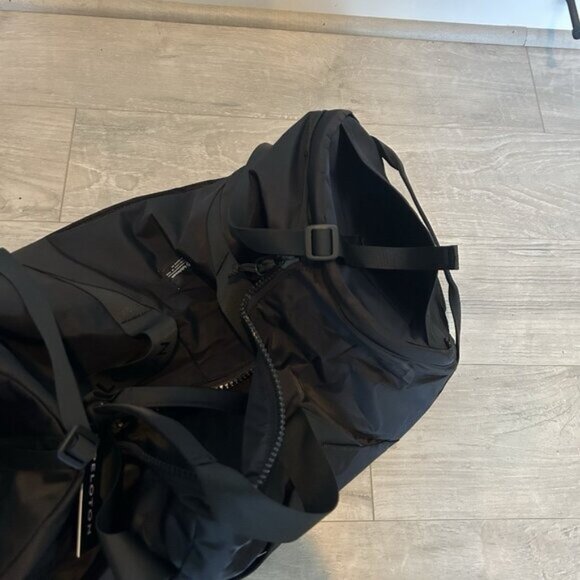 NWT Peloton x lululemon All Day Essentials Duffle Train Gym Bag 32L Large Black - Picture 11 of 11